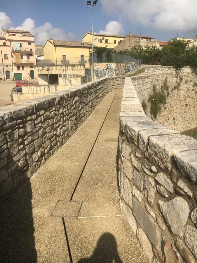 فينوسا Il Belvedere Aragonese المظهر الخارجي الصورة